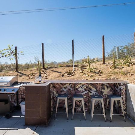 Hot Tub, Games, King Bed, Fire Pit, Bbq Grill, Minutes From National Park And Views Villa Joshua Tree Buitenkant foto