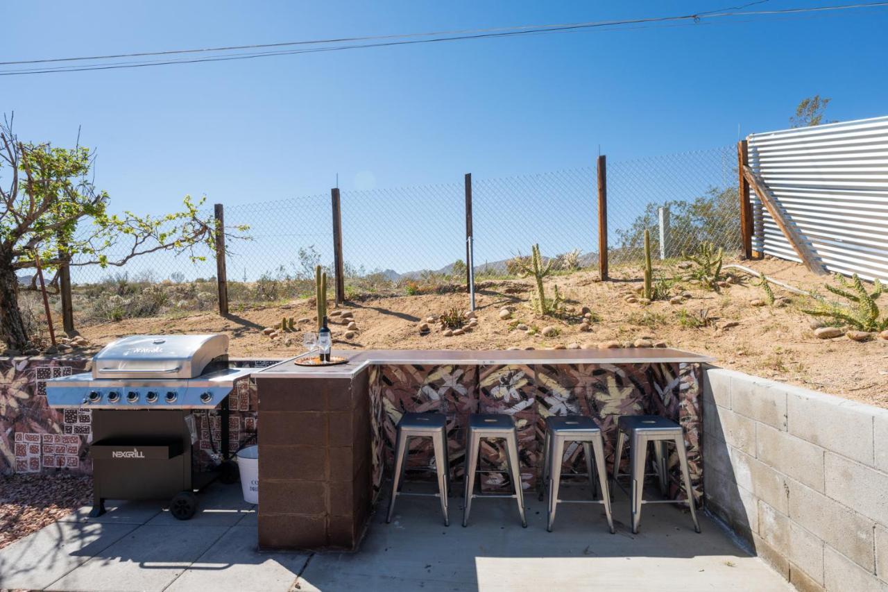 Hot Tub, Games, King Bed, Fire Pit, Bbq Grill, Minutes From National Park And Views Villa Joshua Tree Buitenkant foto
