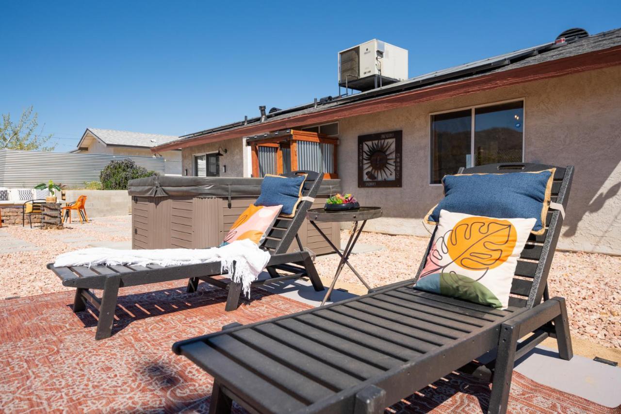 Hot Tub, Games, King Bed, Fire Pit, Bbq Grill, Minutes From National Park And Views Villa Joshua Tree Buitenkant foto
