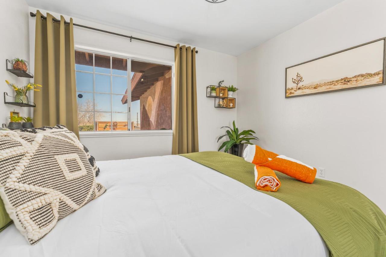 Hot Tub, Games, King Bed, Fire Pit, Bbq Grill, Minutes From National Park And Views Villa Joshua Tree Buitenkant foto
